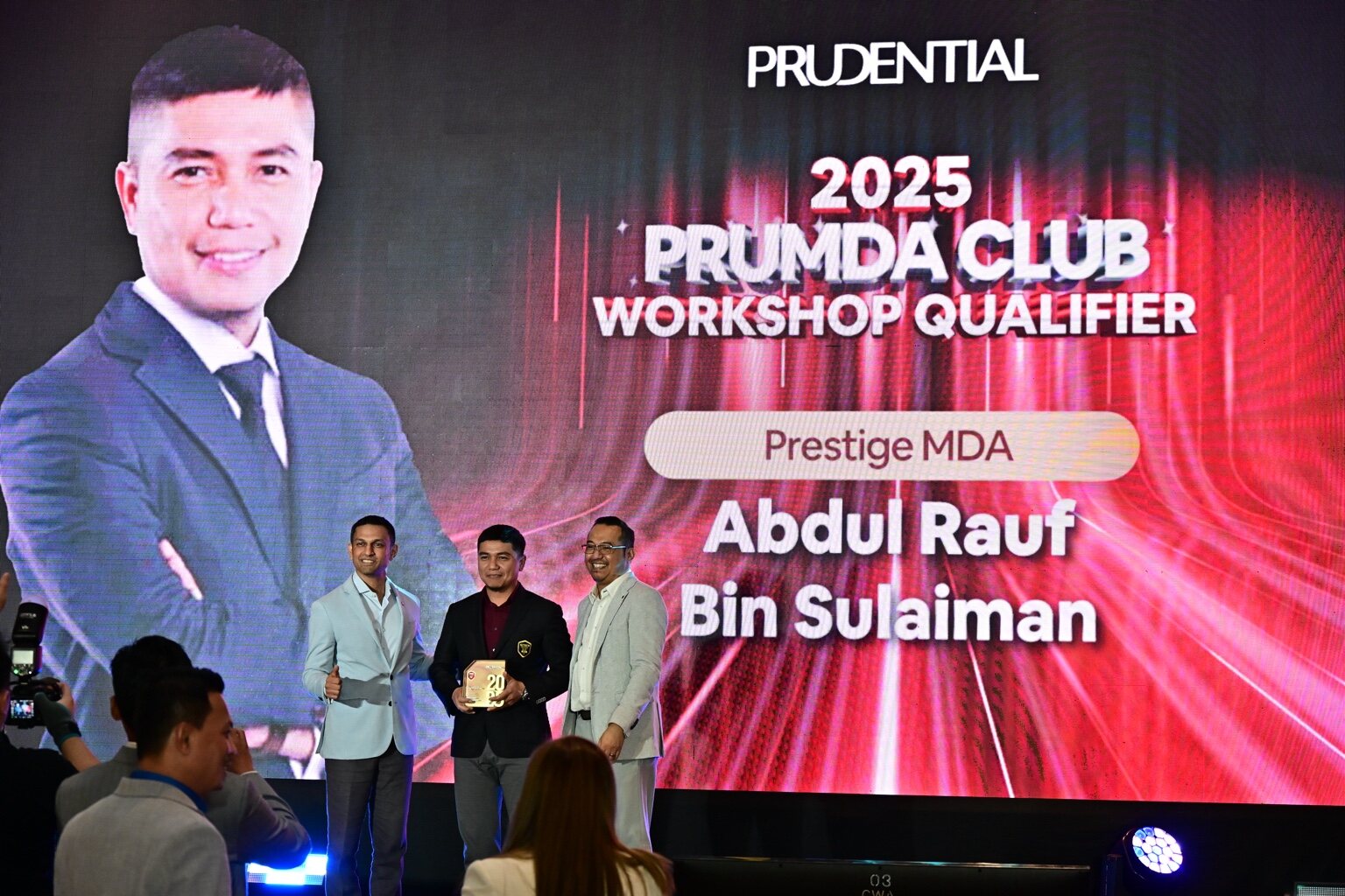 Abdul Rauf menerima pengiktirafan PRUMDA Club 2025