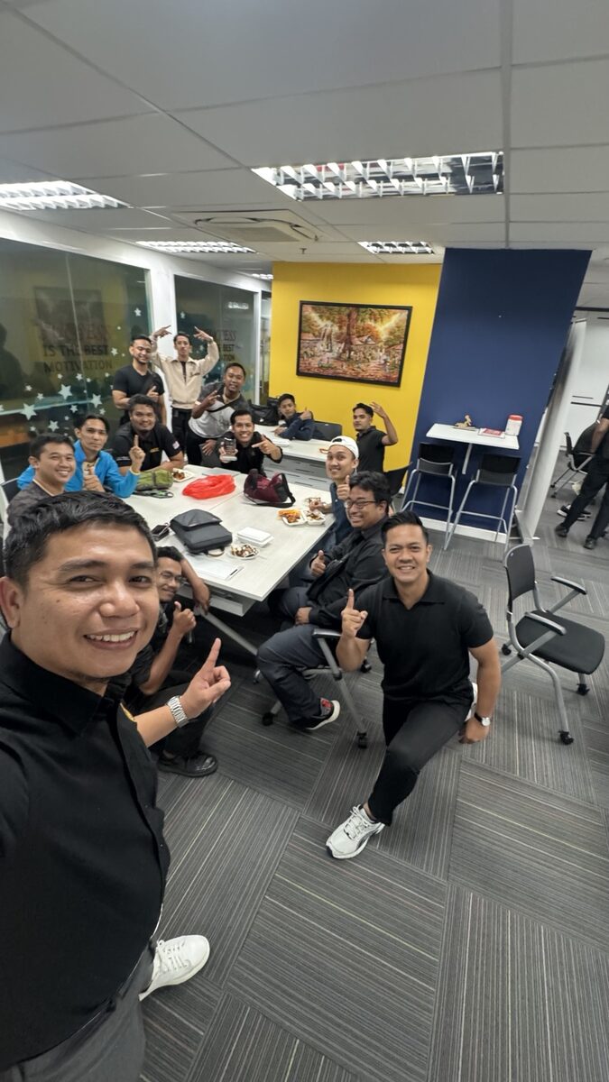 Sesi latihan bersama pasukan
